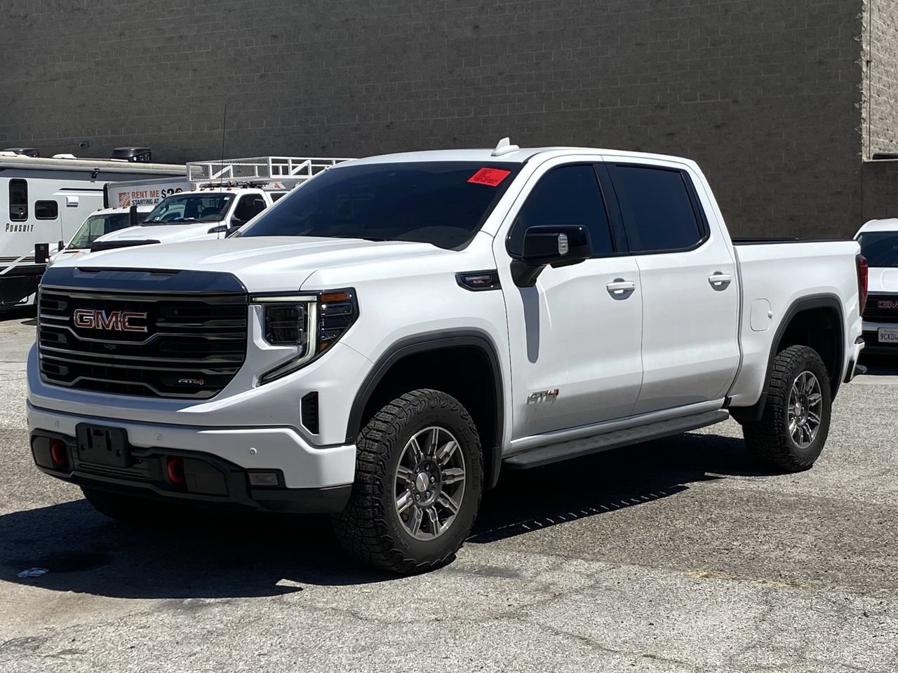 Used 2024 GMC Sierra 1500 AT4 w/ Technology Package AWD/4WD image 2