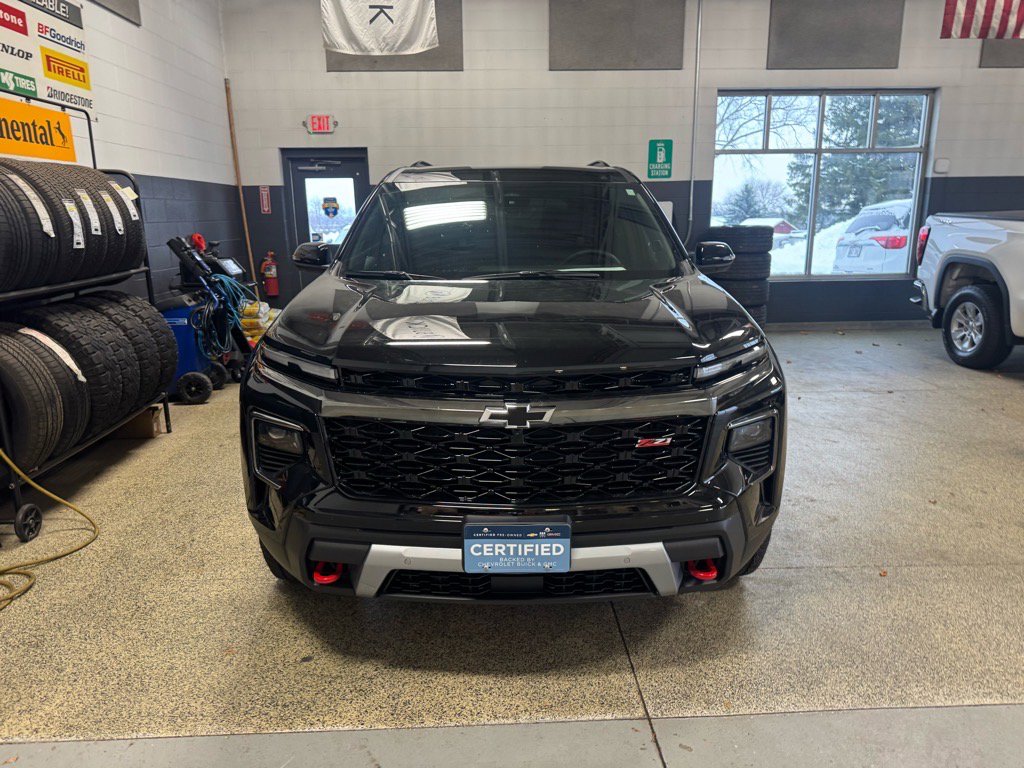 Certified 2024 Chevrolet Traverse Z71 w/ Enhanced Driving Package image 2