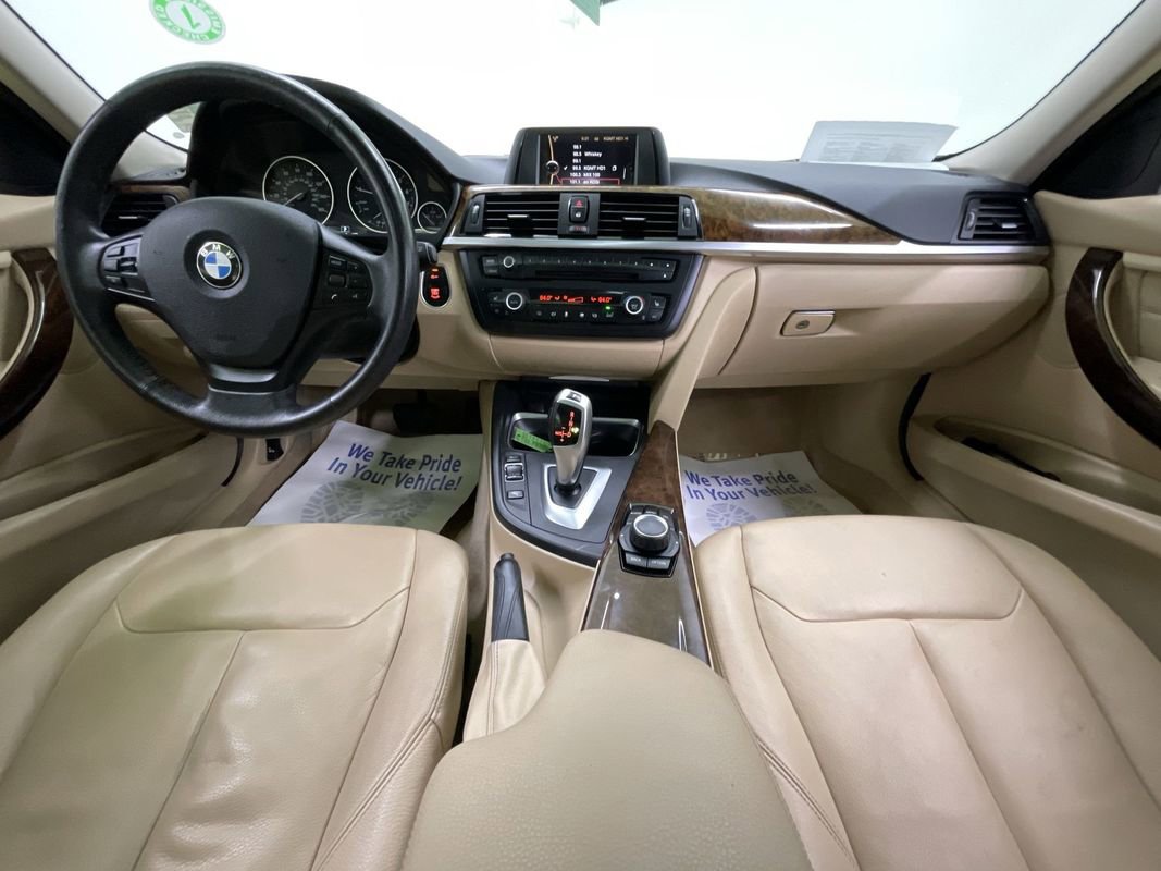 Used 2014 BMW 320i xDrive Sedan image 18