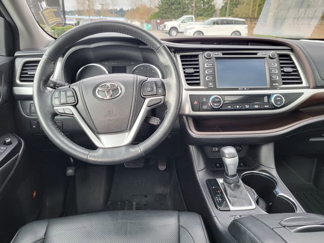 Used 2015 Toyota Highlander Limited Platinum image 18