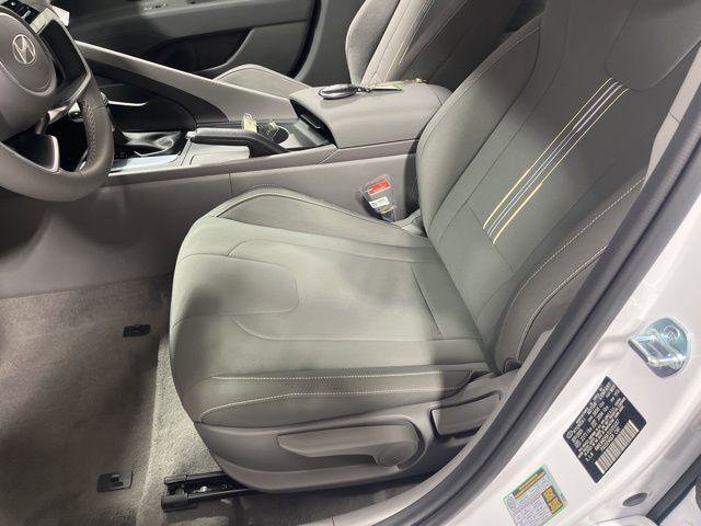 New 2026 Hyundai Elantra Sport image 7