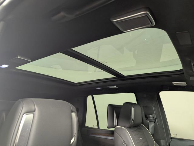 Used 2025 Cadillac Escalade Sport Platinum image 32