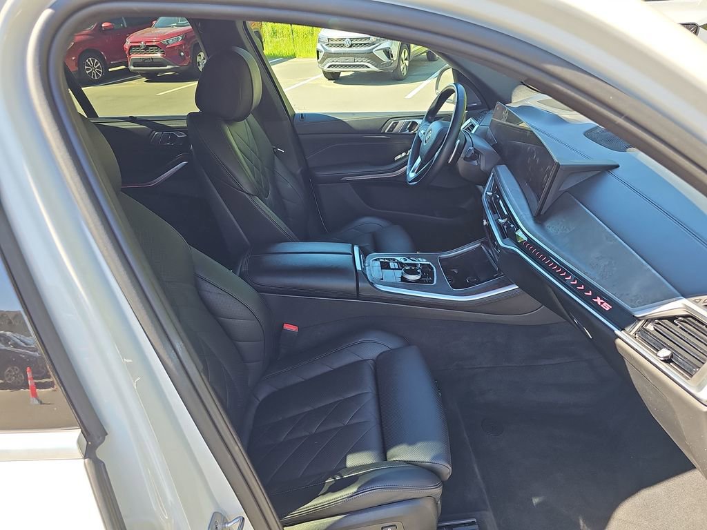 Used 2024 BMW X5 xDrive40i w/ Executive Package AWD/4WD image 11