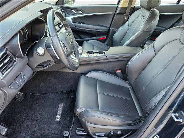 Used 2025 Genesis G70 2.5T image 16