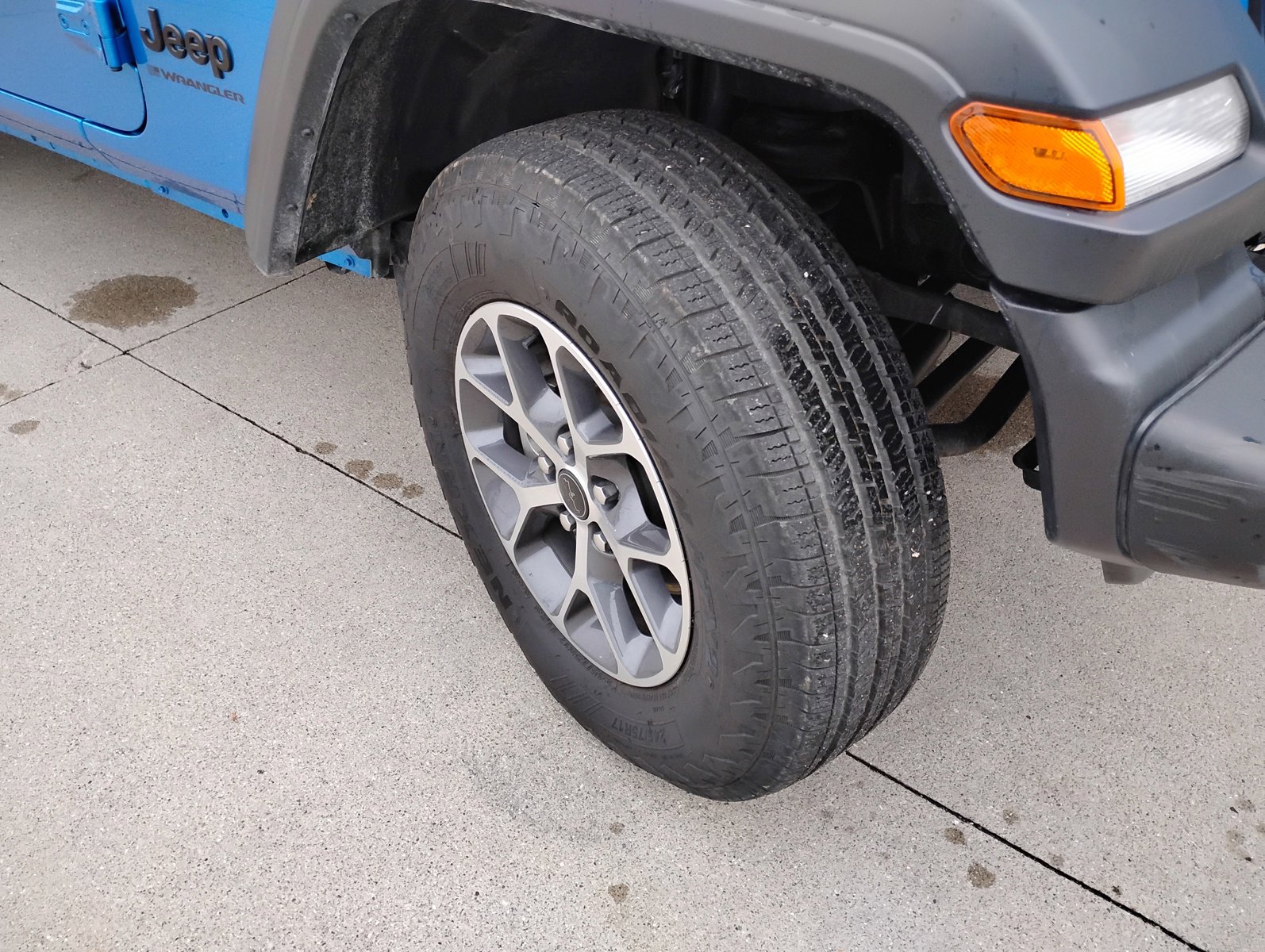 Used 2024 Jeep Wrangler Sport S image 25