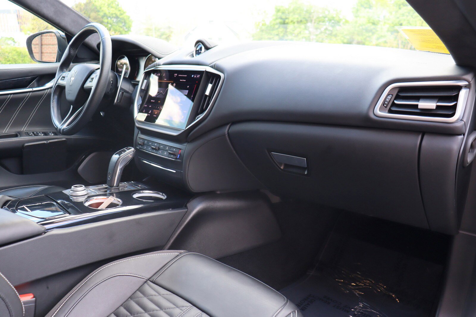 Used 2022 Maserati Ghibli Modena RWD image 21