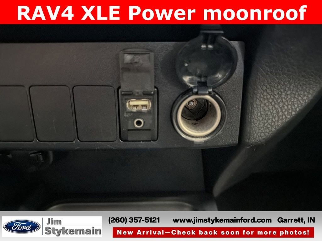 Used 2017 Toyota RAV4 XLE image 22
