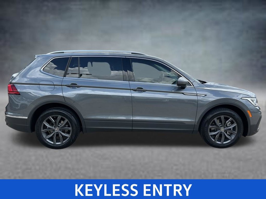 Certified 2023 Volkswagen Tiguan SE w/ Panoramic Sunroof Package FWD image 9