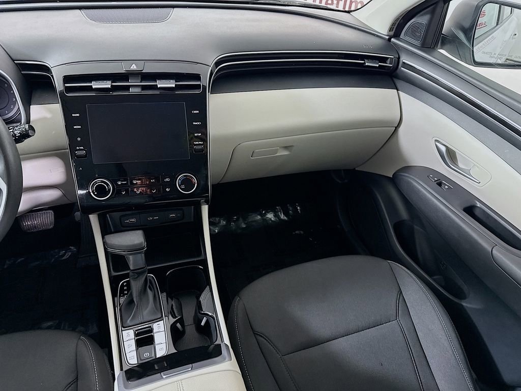 Used 2024 Hyundai Tucson SE image 25