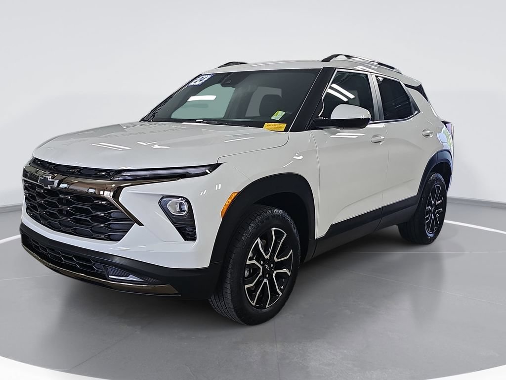 Certified 2024 Chevrolet TrailBlazer ACTIV w/ Driver Confidence Package AWD/4WD image 9