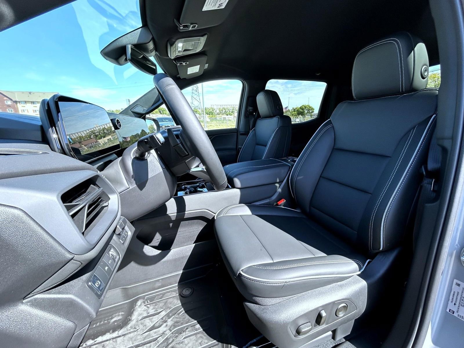 New 2026 Chevrolet Silverado EV LT AWD/4WD image 10