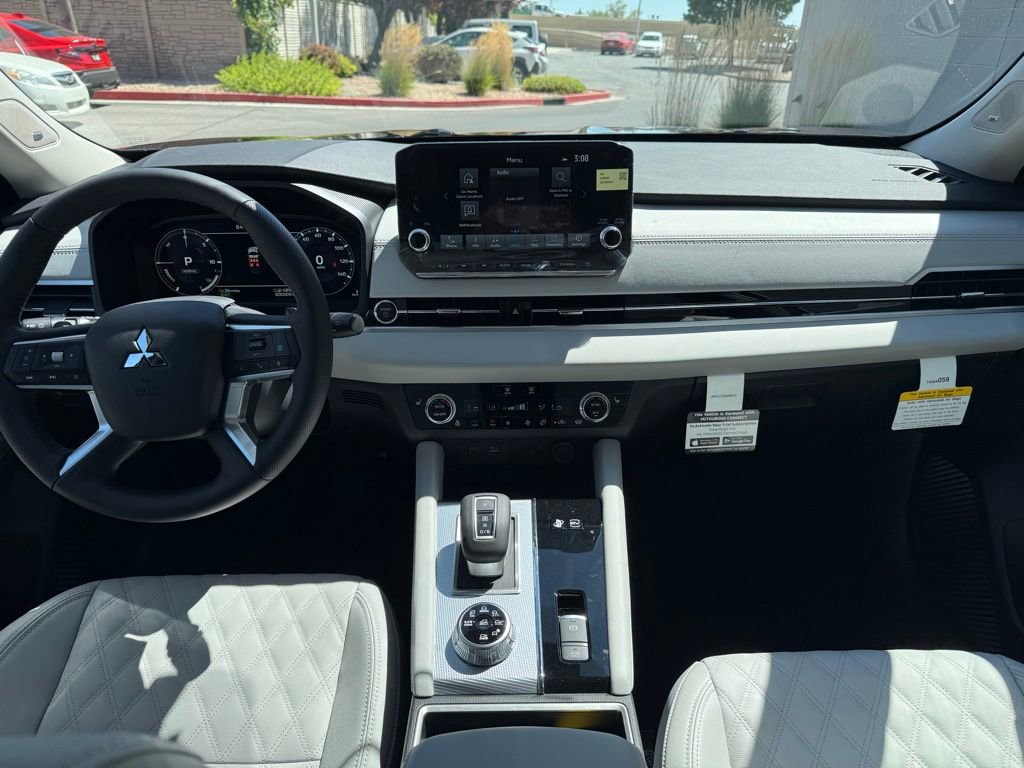 New 2025 Mitsubishi Outlander SEL image 13