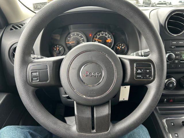 Used 2015 Jeep Patriot Sport image 32