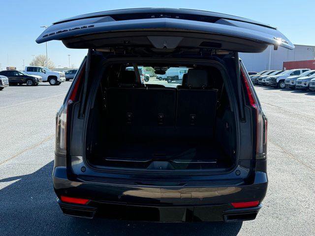 Used 2023 Cadillac Escalade ESV Sport w/ Touring Package AWD/4WD image 10