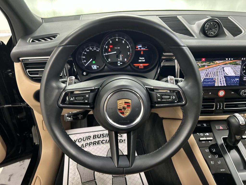 Certified 2026 Porsche Macan AWD/4WD image 4