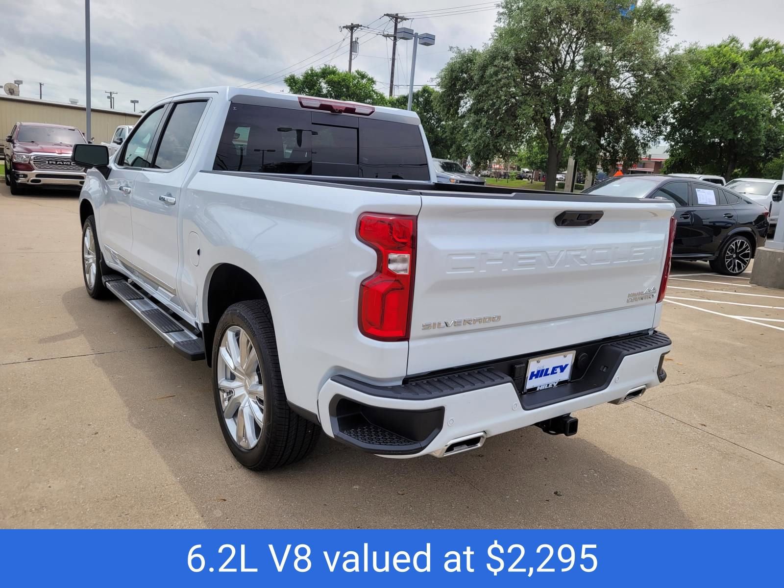 New 2026 Chevrolet Silverado 1500 High Country w/ High Country Premium Package AWD/4WD image 3