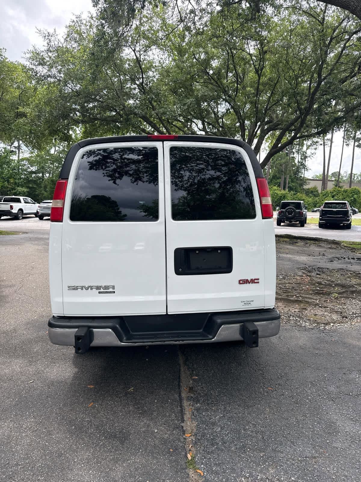 Used 2016 GMC Savana 2500 RWD image 3