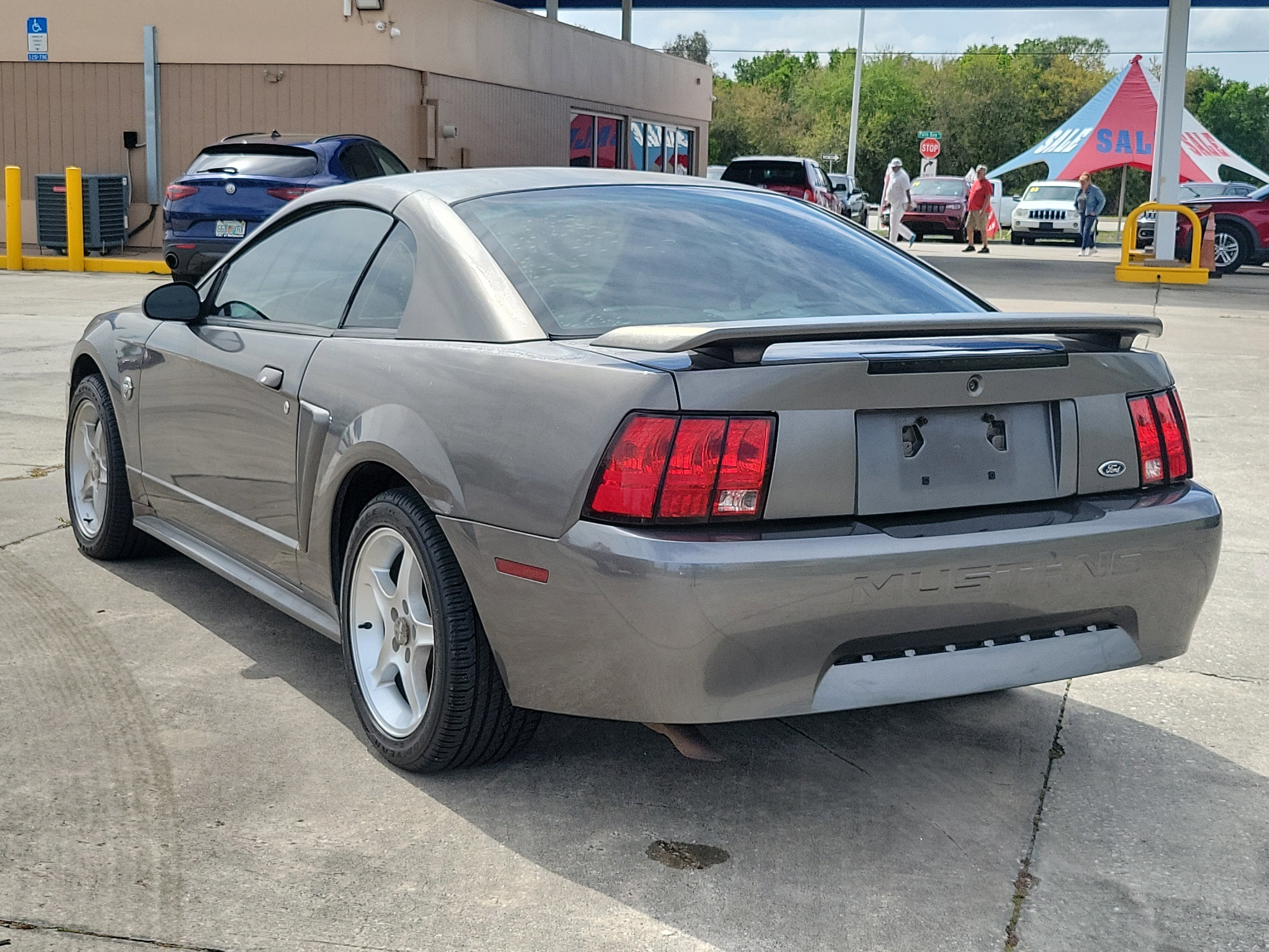 Used 2004 Ford Mustang Premium RWD image 3