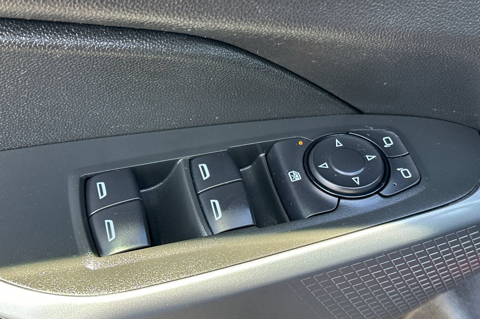 Used 2024 Chevrolet Trax LS w/ LS Convenience Package FWD image 14