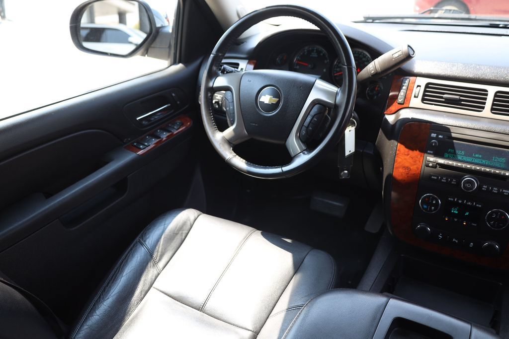 Used 2014 Chevrolet Suburban LT AWD/4WD image 22