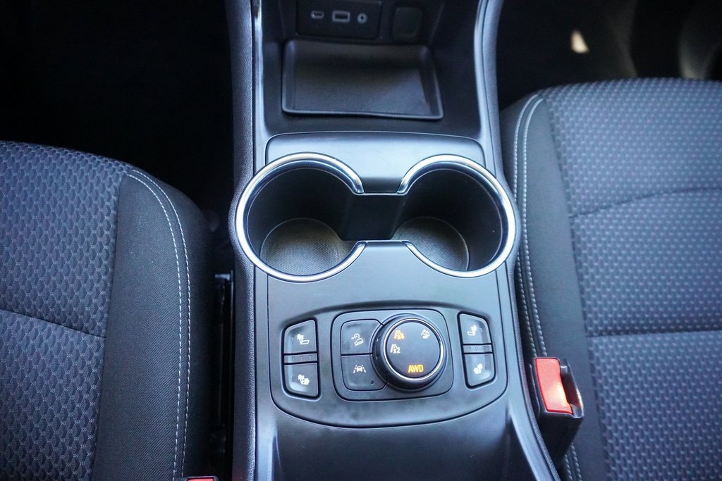 Used 2024 GMC Terrain SLE w/ Driver Convenience Package image 17