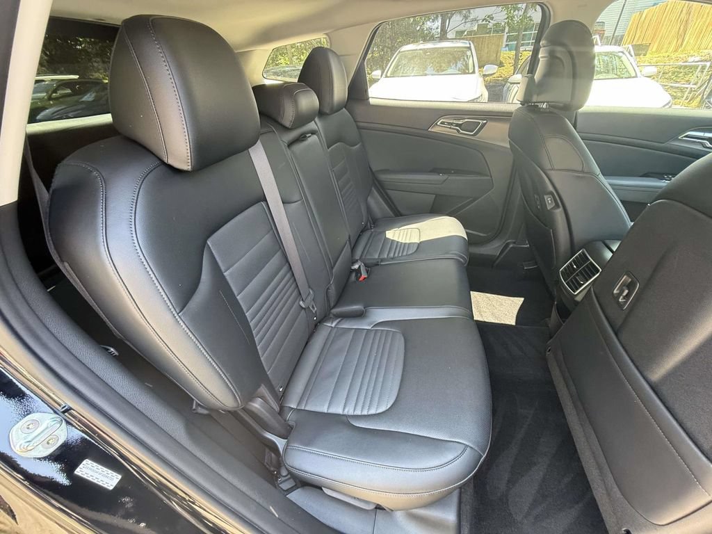Certified 2023 Kia Sportage SX AWD/4WD image 10