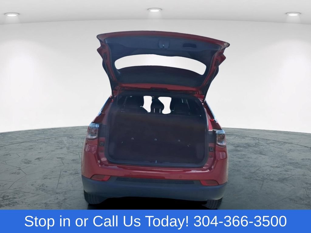 Used 2024 Jeep Compass Latitude AWD/4WD image 13