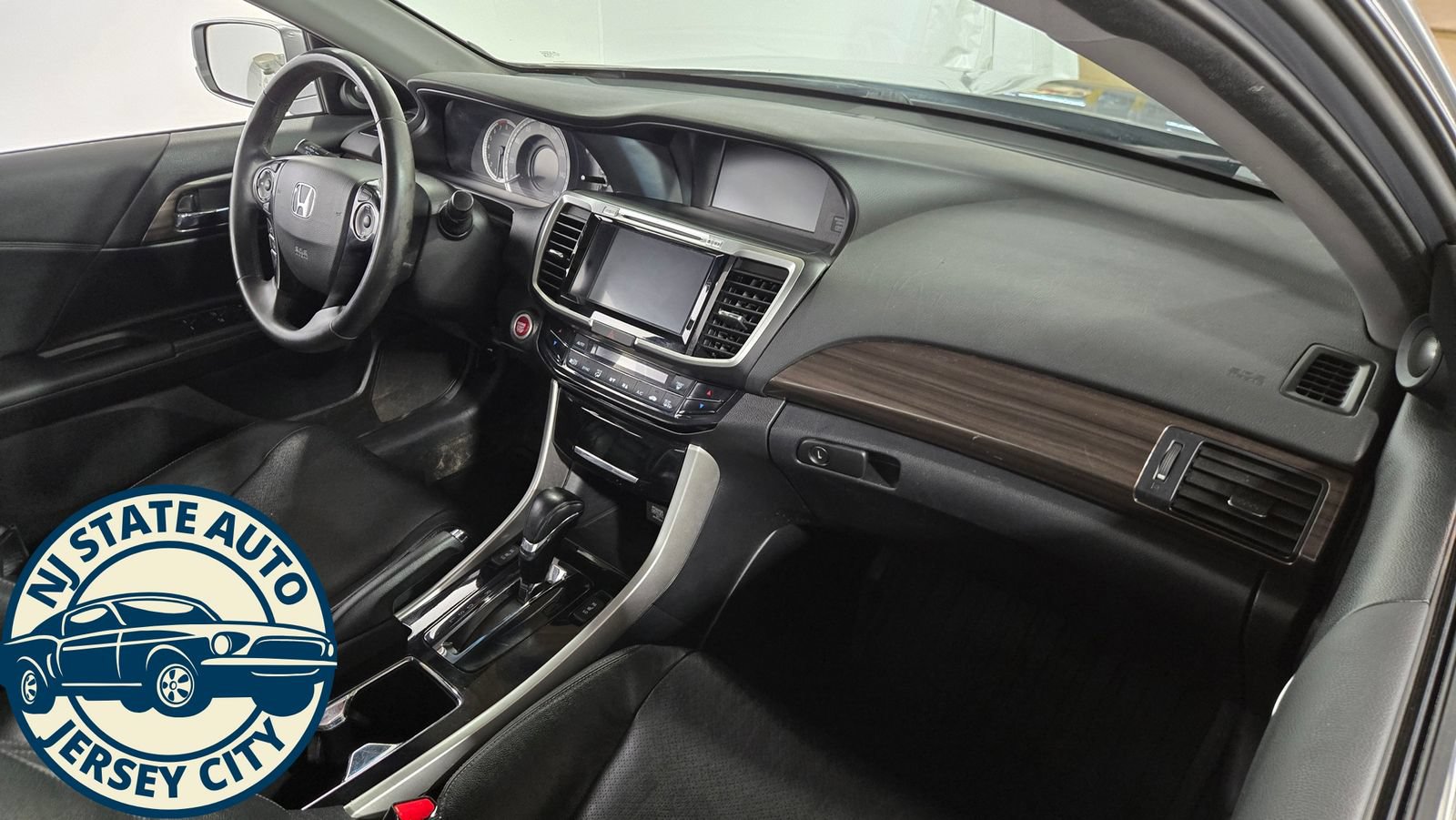 Used 2017 Honda Accord EX-L image 36