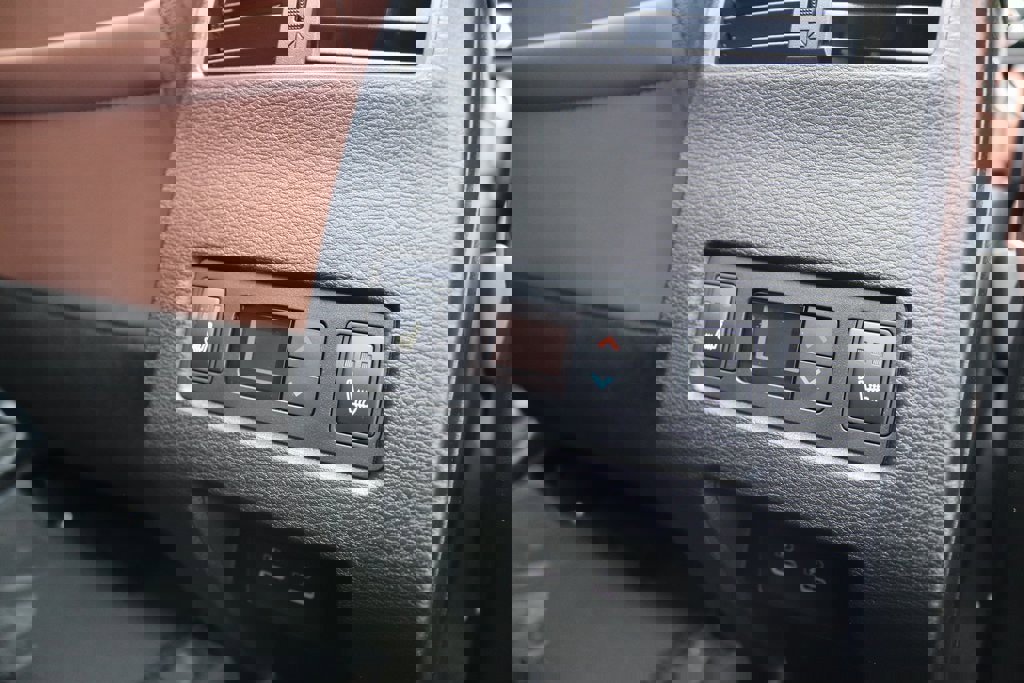 New 2025 Mitsubishi Outlander SEL image 31