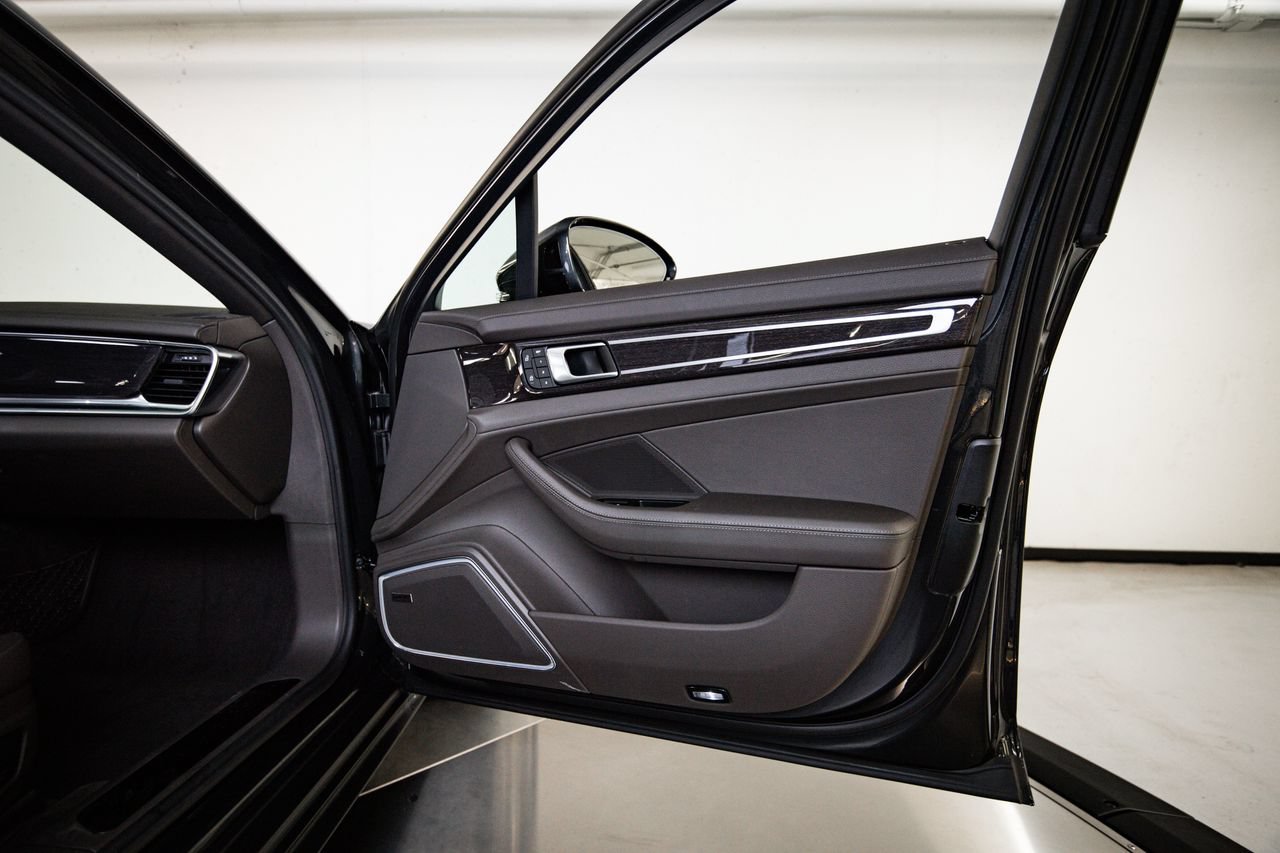 Certified 2023 Porsche Panamera 4 Platinum Edition AWD/4WD image 28