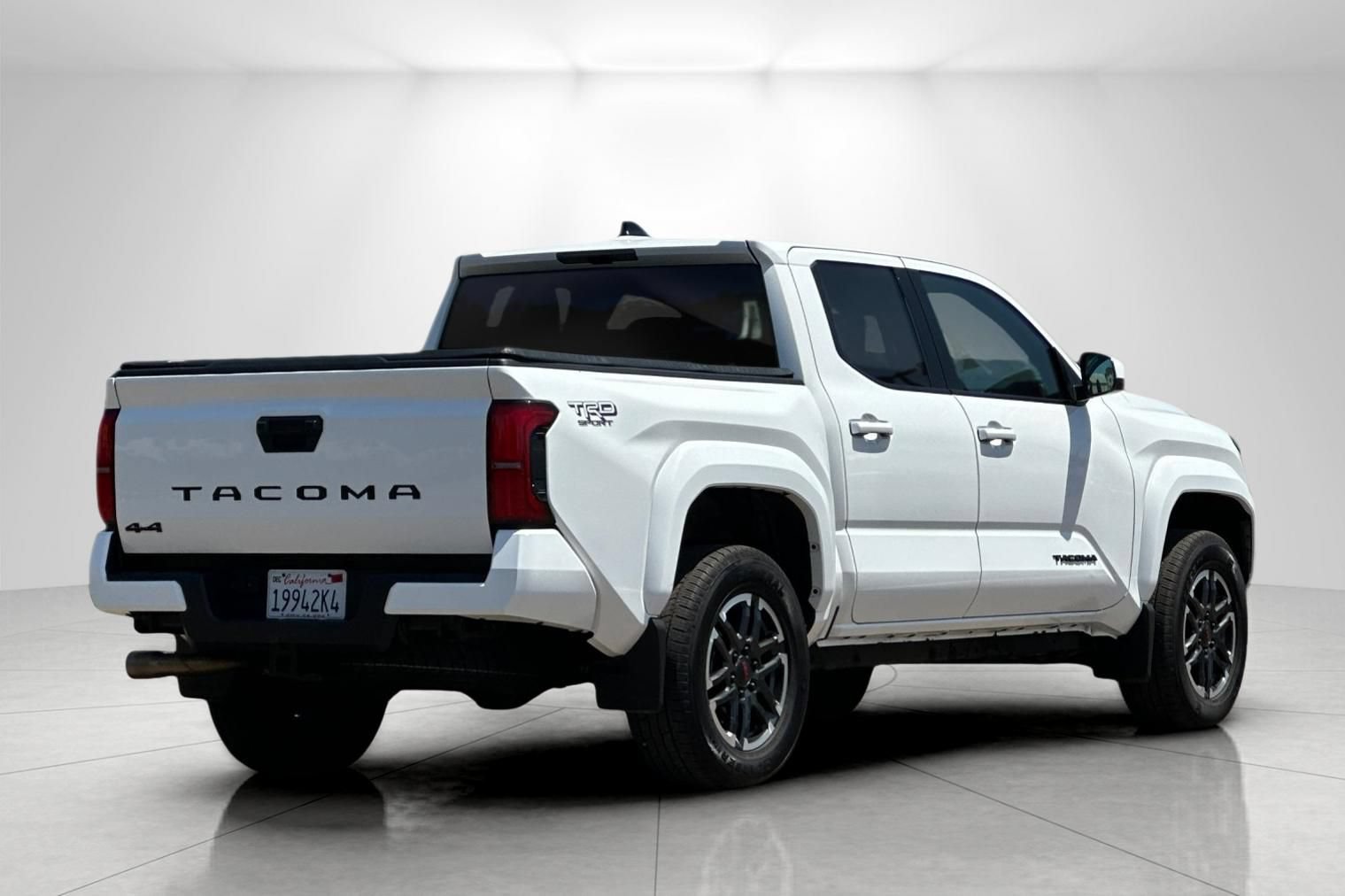 Used 2025 Toyota Tacoma TRD Sport AWD/4WD image 3