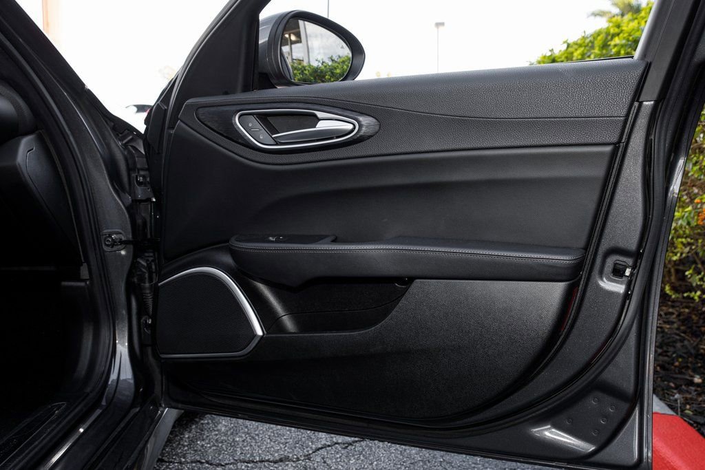 Used 2022 Alfa Romeo Giulia Sprint image 36