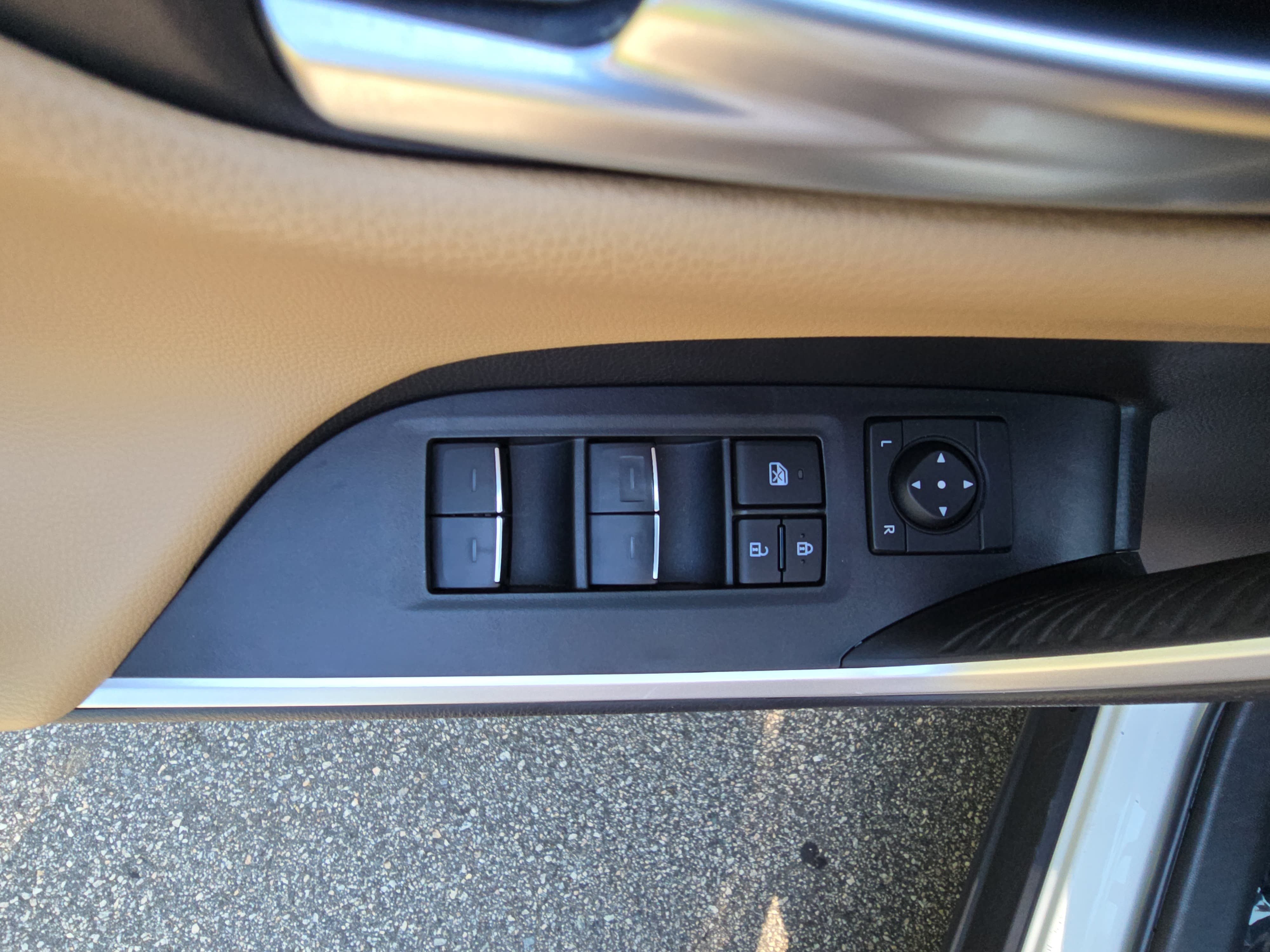 Used 2024 Toyota RAV4 Limited w/ Advanced Technology Package FWD image 29