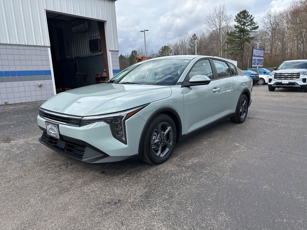 Used 2025 Kia K4 LXS image 7