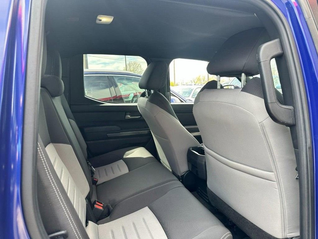 Used 2024 Toyota Tacoma TRD Off-Road image 8