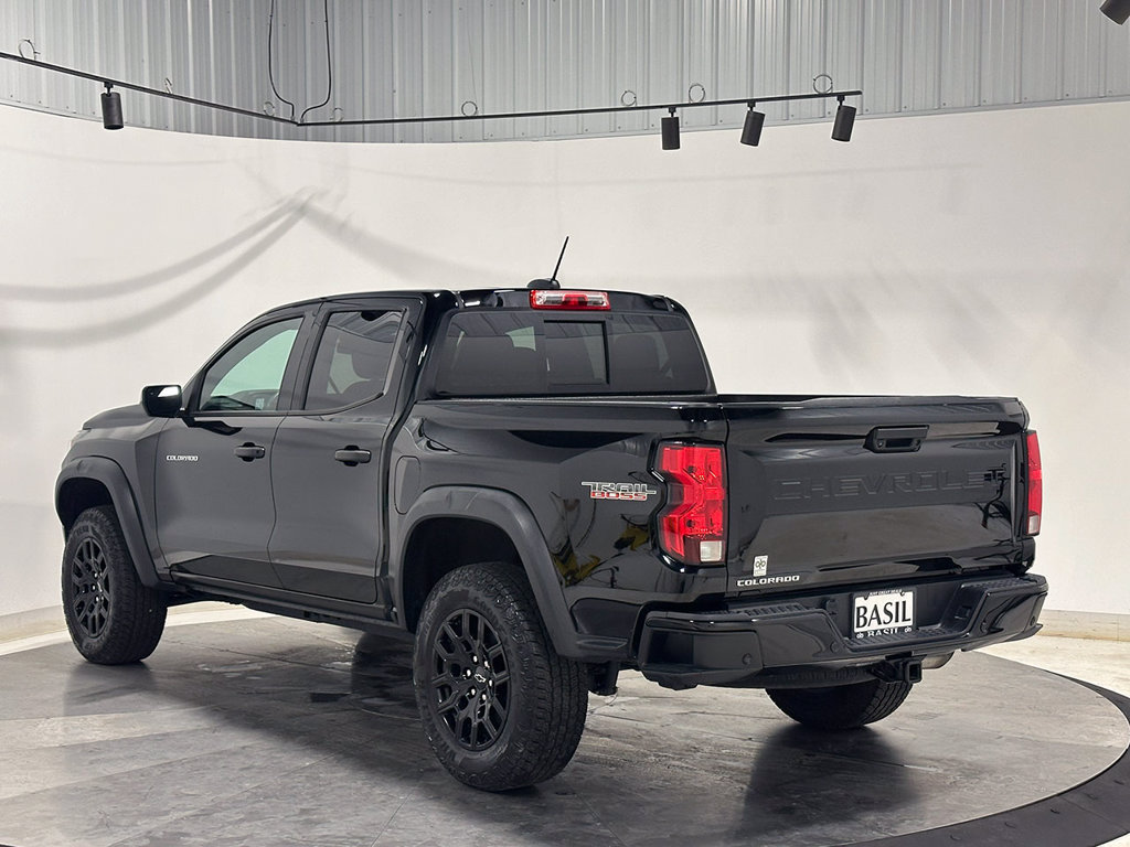 Used 2024 Chevrolet Colorado Trail Boss w/ Advanced Trailering Package AWD/4WD image 14
