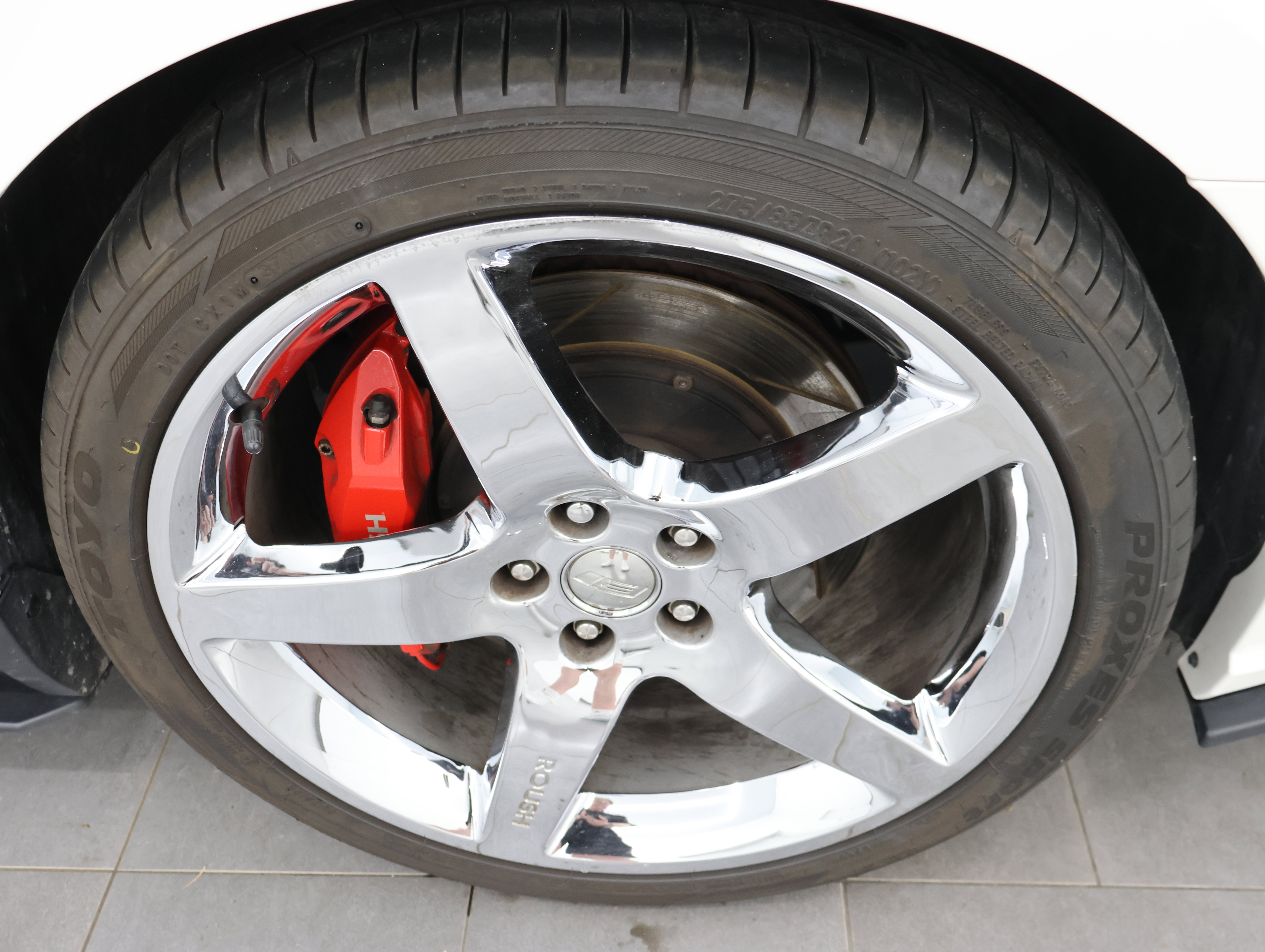 Used 2012 Ford Mustang GT Premium w/ HID Headlamps & Security Pkg RWD image 3