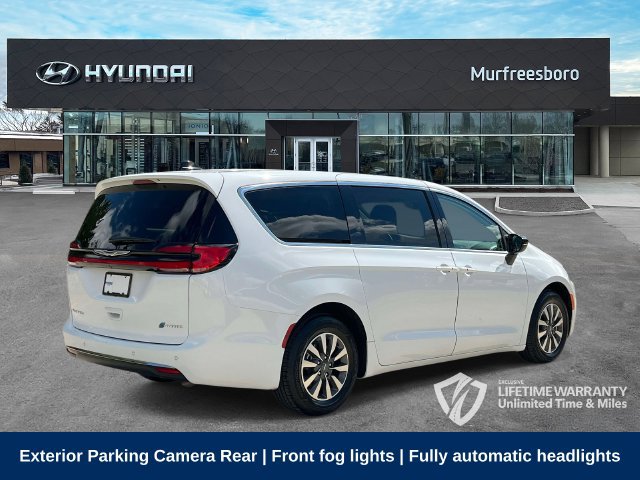 Used 2024 Chrysler Pacifica Limited FWD image 6