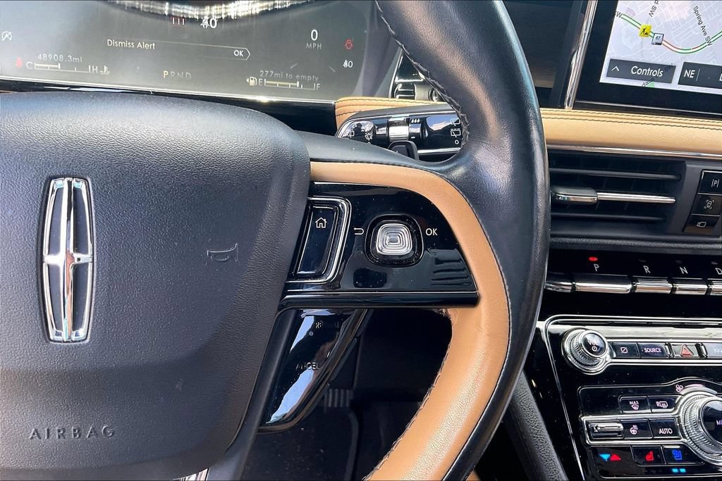 Used 2022 Lincoln Corsair Reserve w/ Elements Package FWD image 12
