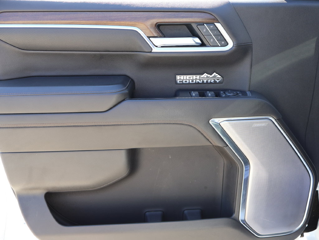 Used 2022 Chevrolet Silverado 1500 High Country w/ Technology Package AWD/4WD image 20