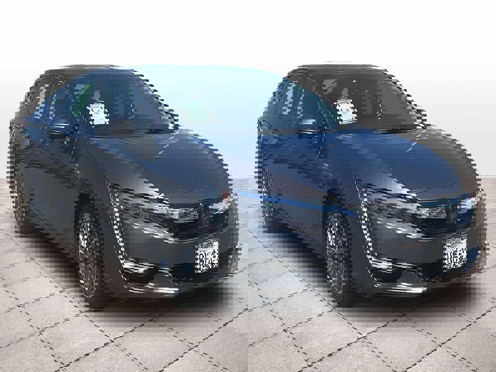 Used 2018 Honda Clarity Plug-In Hybrid image 2