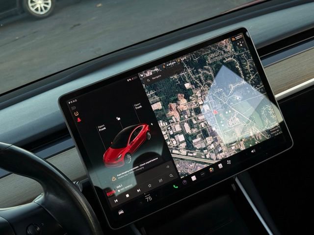 Used 2018 Tesla Model 3 Performance image 4