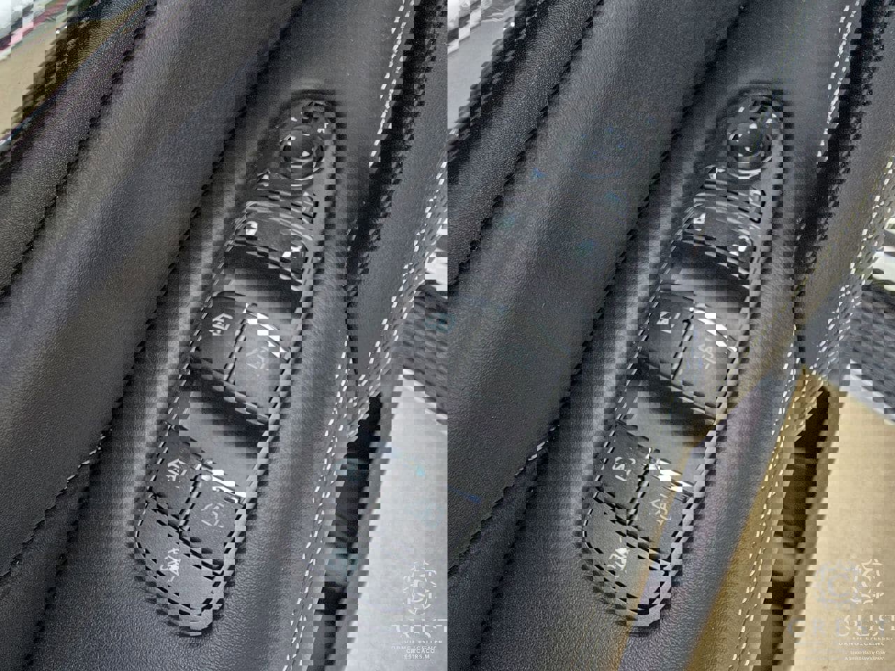 Used 2023 INFINITI QX80 Premium Select w/ Cargo Package image 8