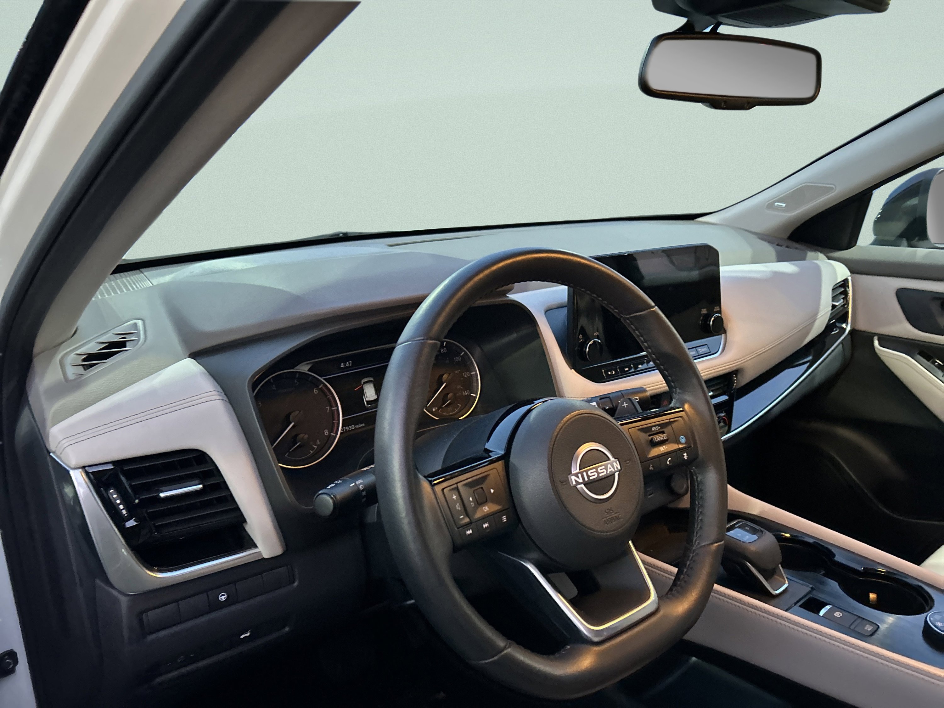 Used 2023 Nissan Rogue SL w/ SL Premium Package image 25