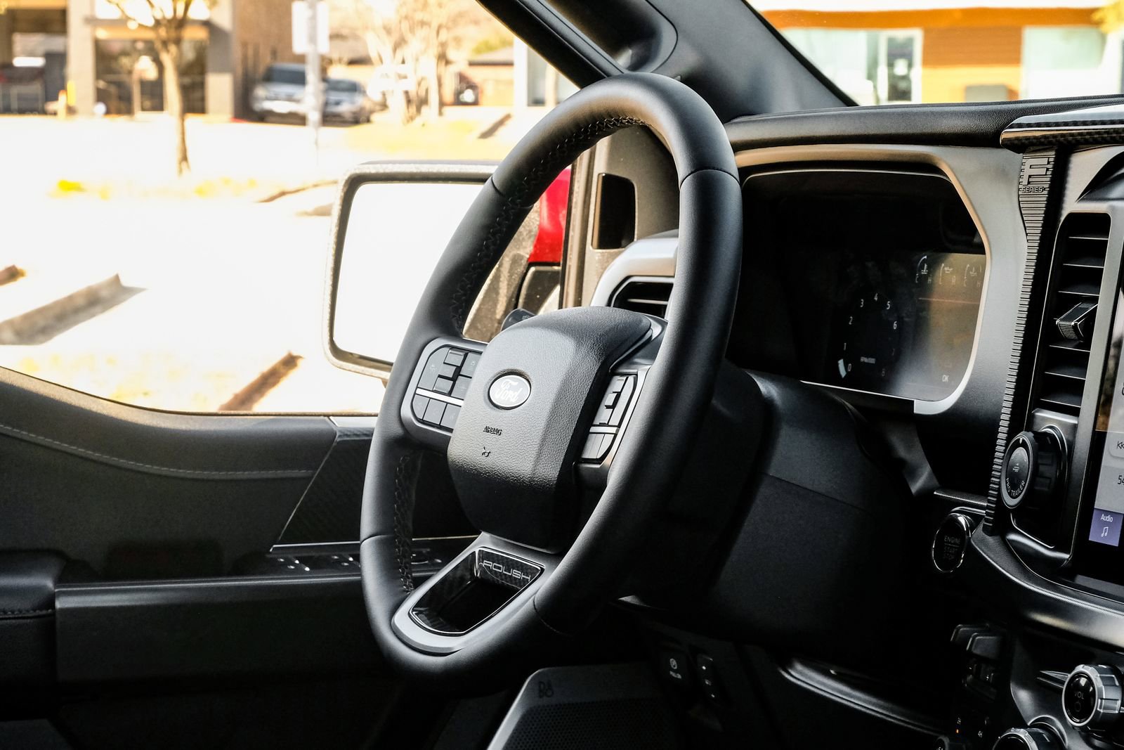 Used 2025 Ford F150 Lariat w/ Equipment Group 502A High image 12
