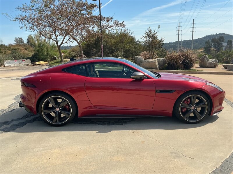 Used 2017 Jaguar F-TYPE R image 4