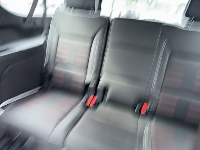 Certified 2025 GMC Yukon XL AT4 Ultimate AWD/4WD image 11