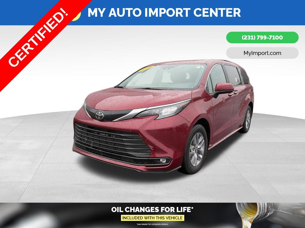 Certified 2026 Toyota Sienna XLE FWD image 3