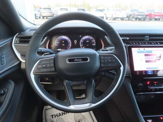 New 2025 Jeep Grand Cherokee L Limited w/ Trailer Tow Package image 32