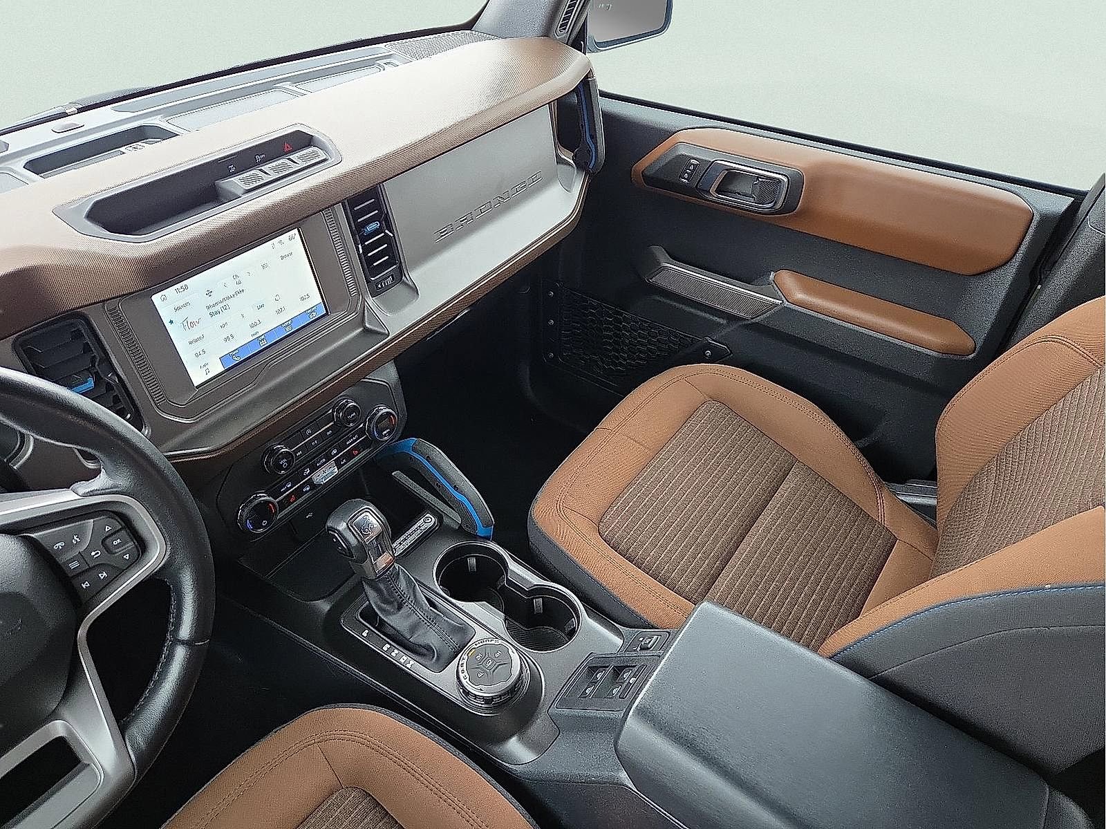Used 2023 Ford Bronco Outer Banks image 12